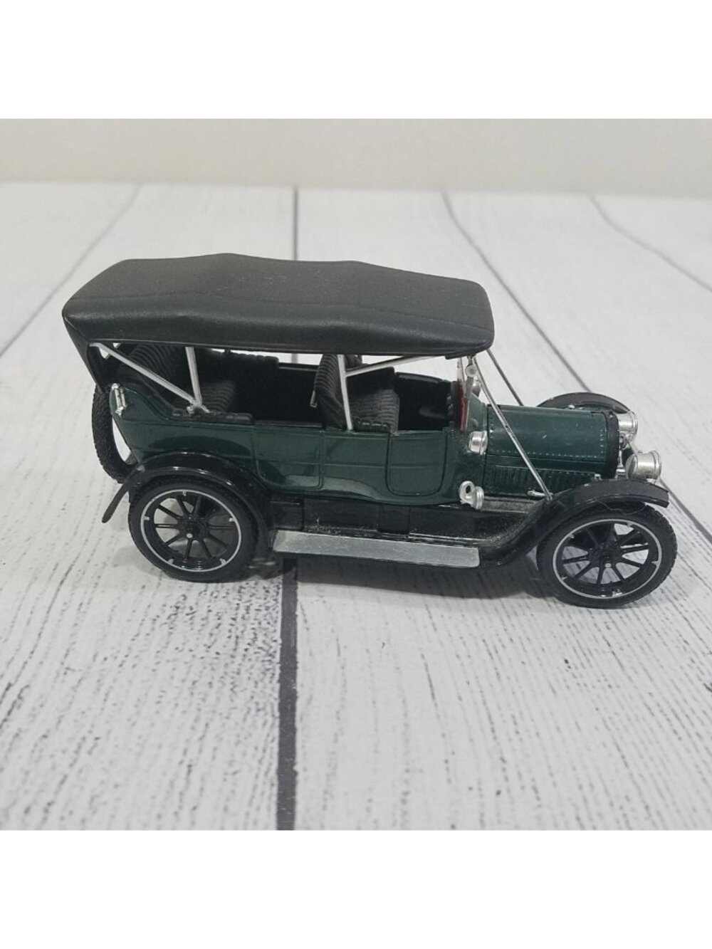 Signature 1913 Cadillac Touring Car  1:32 - DEFECT National Motor Museum
